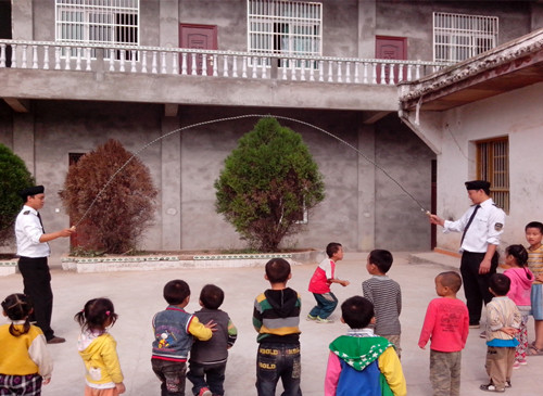 广安回龙村小学助学